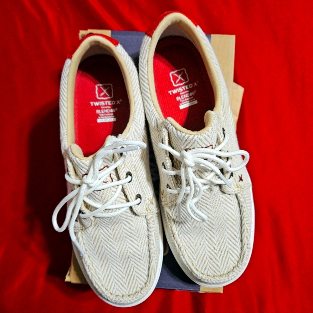 Twisted X Kicks